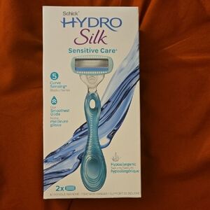 Schick Hydro Silk Sensitive Care Razor - Blue